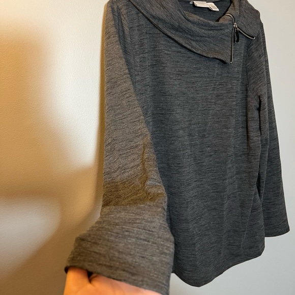 Weekends Sweater - Picture 2 of 5